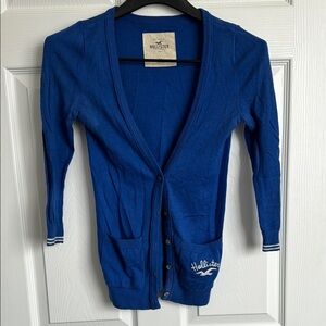 Hollister Royal Blue V-Neck Knit Cardigan Sweater Three Quarter Length Sleeves